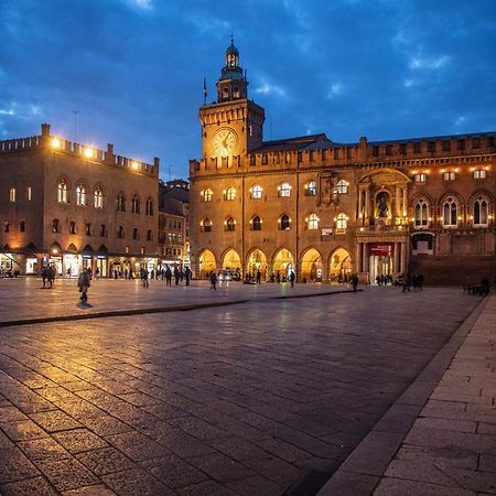 Urbanicooh Garisenda - Piazza Maggiore View ボローニャ エクステリア 写真