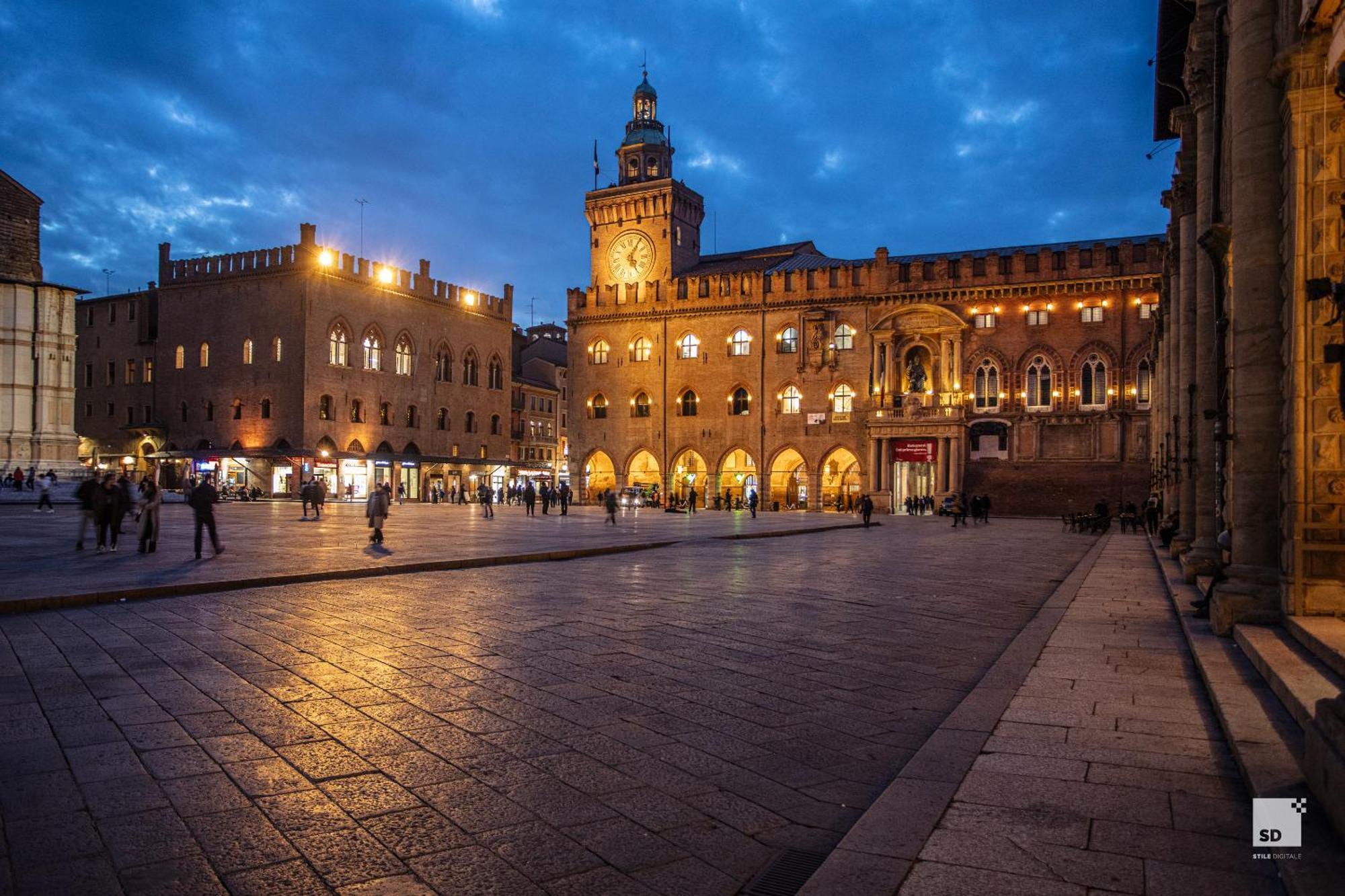 Urbanicooh Garisenda - Piazza Maggiore View ボローニャ エクステリア 写真