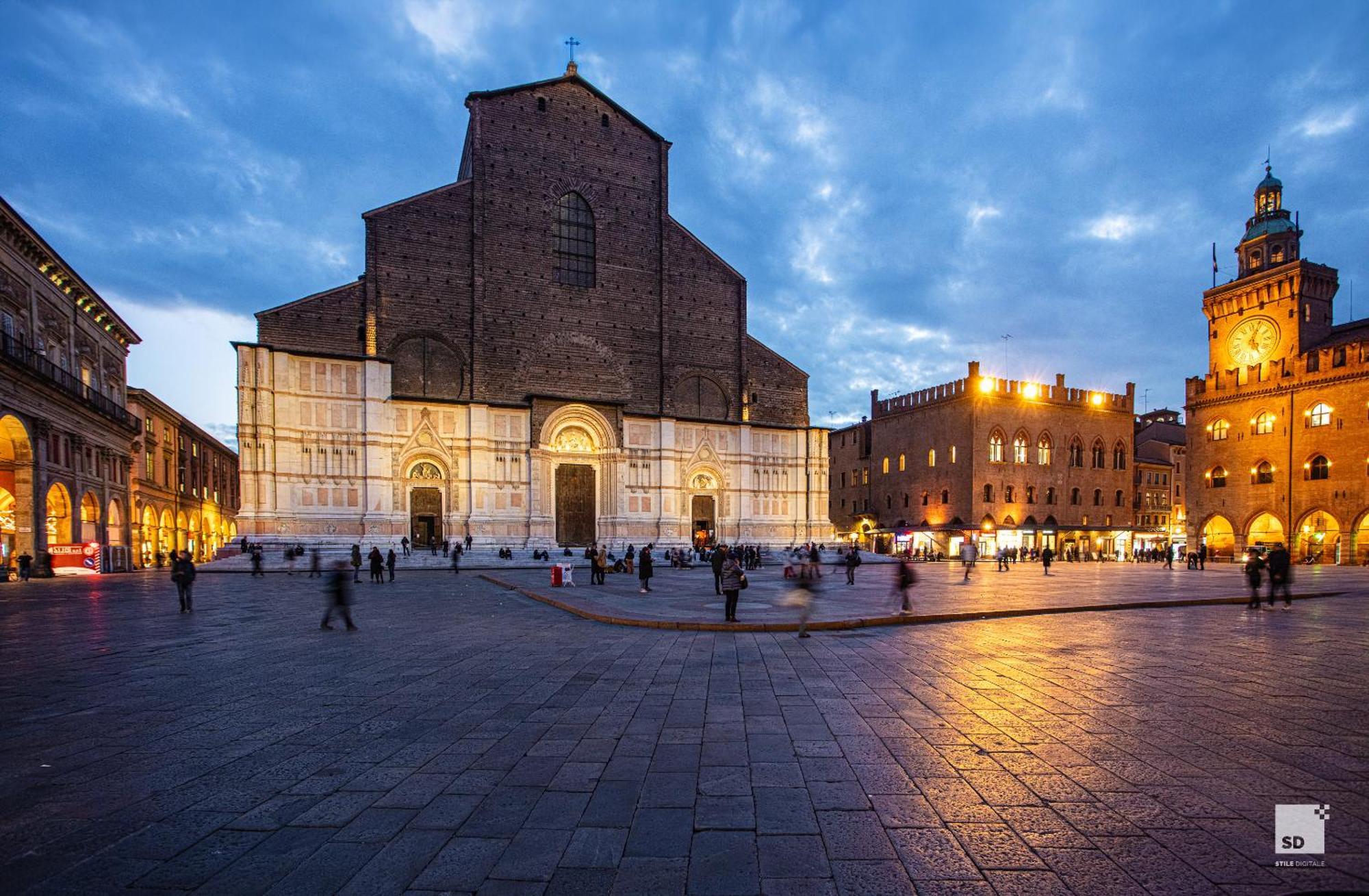 Urbanicooh Garisenda - Piazza Maggiore View ボローニャ エクステリア 写真