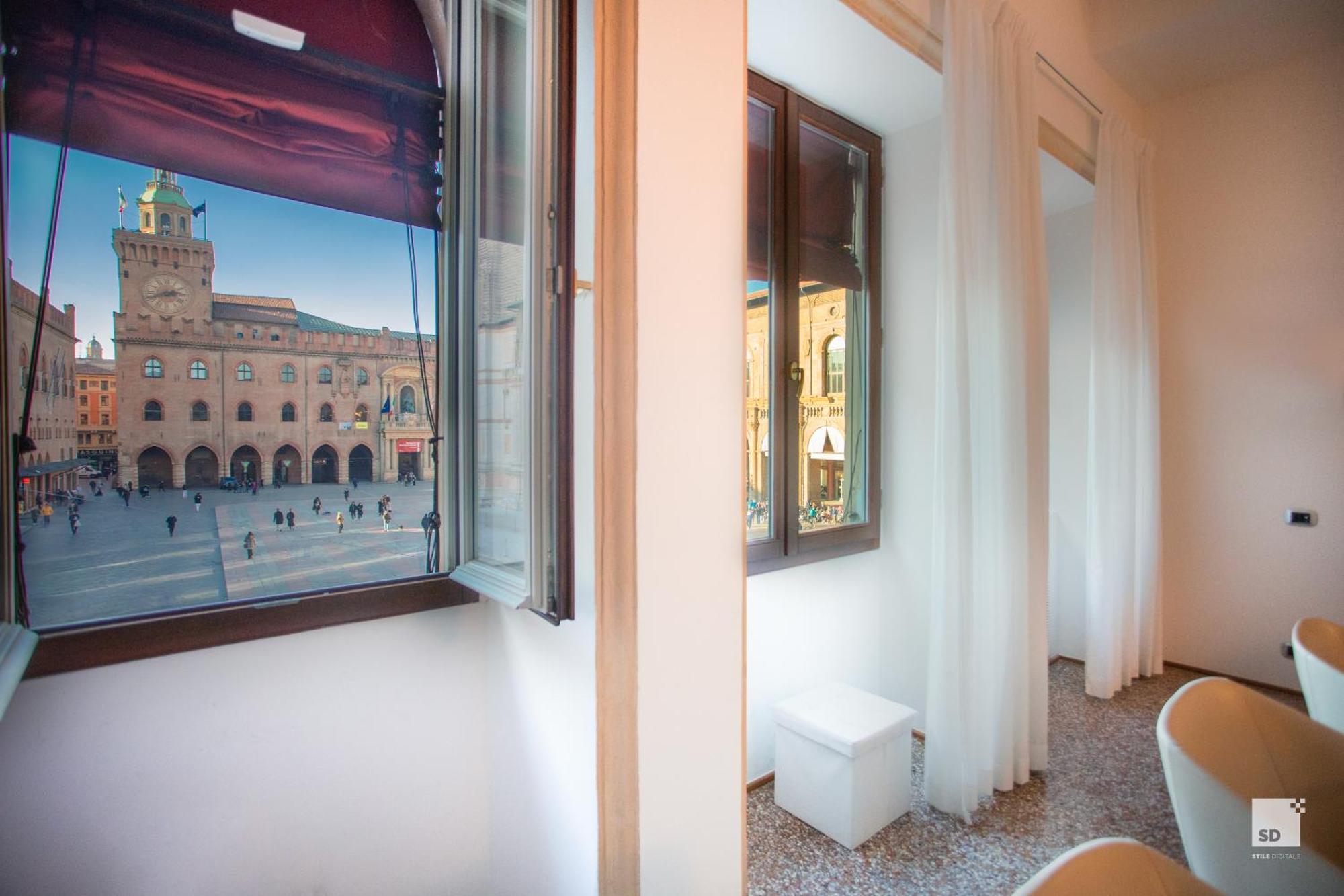 Urbanicooh Garisenda - Piazza Maggiore View ボローニャ エクステリア 写真